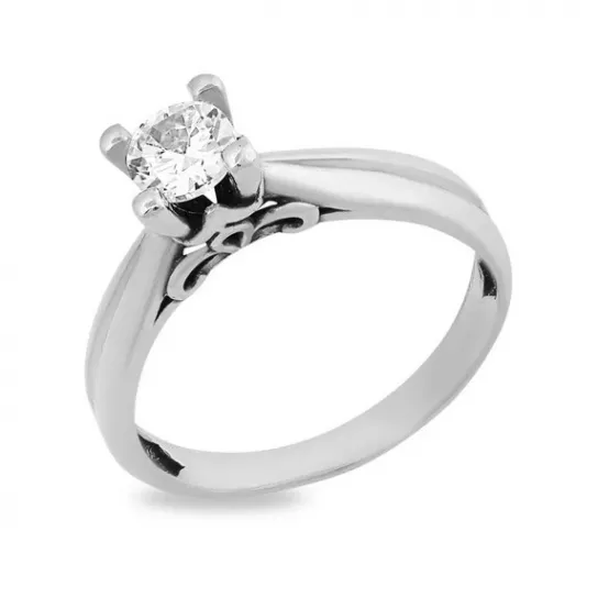 Кольцо с фианитом из серебра